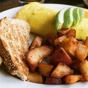 omelet-with-potatoes-and-toast